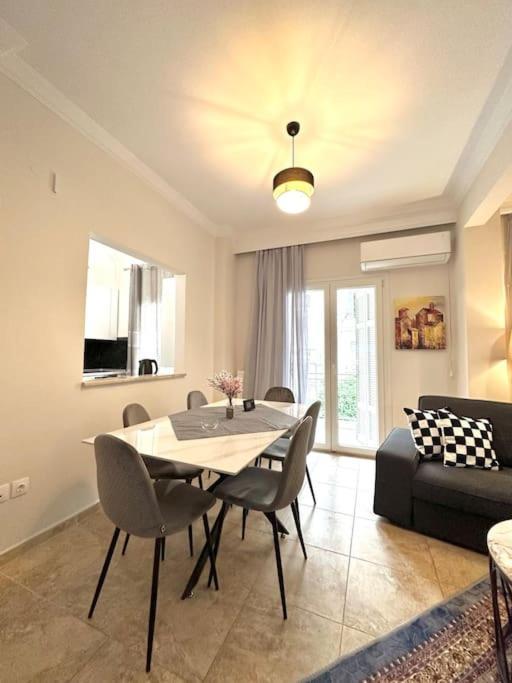 The “Roman Market” Lux Apartment Tesalonika Bagian luar foto