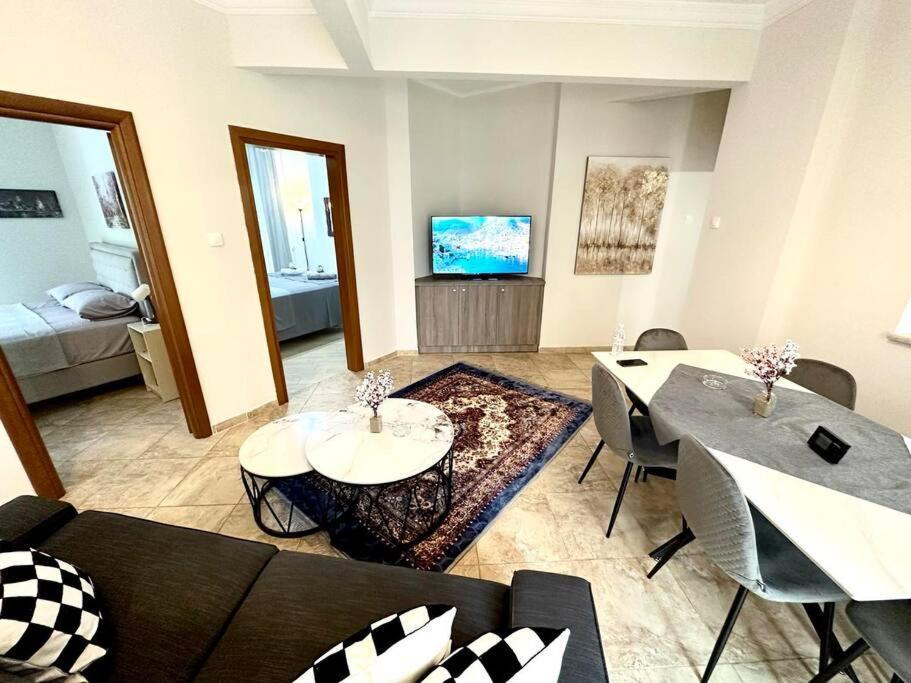 The “Roman Market” Lux Apartment Tesalonika Bagian luar foto
