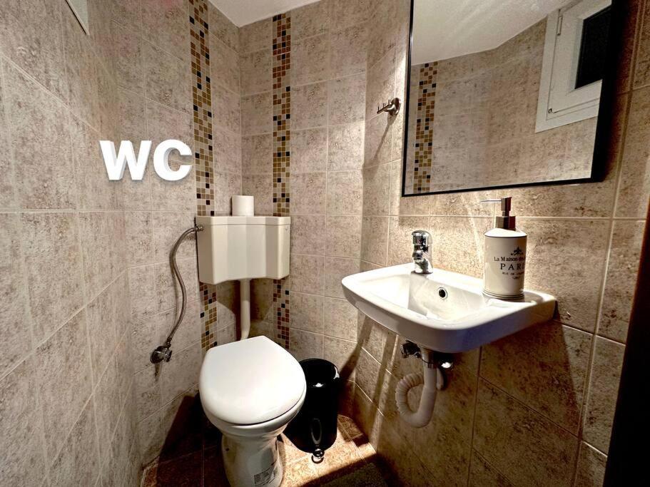 The “Roman Market” Lux Apartment Tesalonika Bagian luar foto